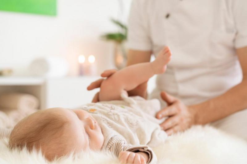 Straightening the spine for babies